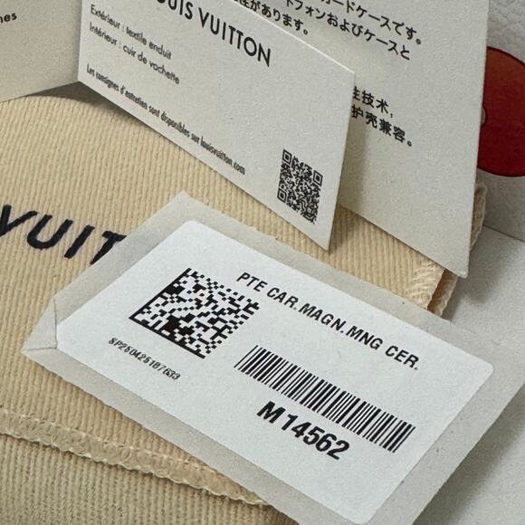 LOUIS VUITTON x Takashi Murakami 2025 Magnetic Card Holder M14562 NEW in Box - Picture 11 of 11